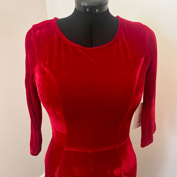 Unique Vintage Red Velvet Sleeved Mod Wiggle Dress - Picture 2 of 8